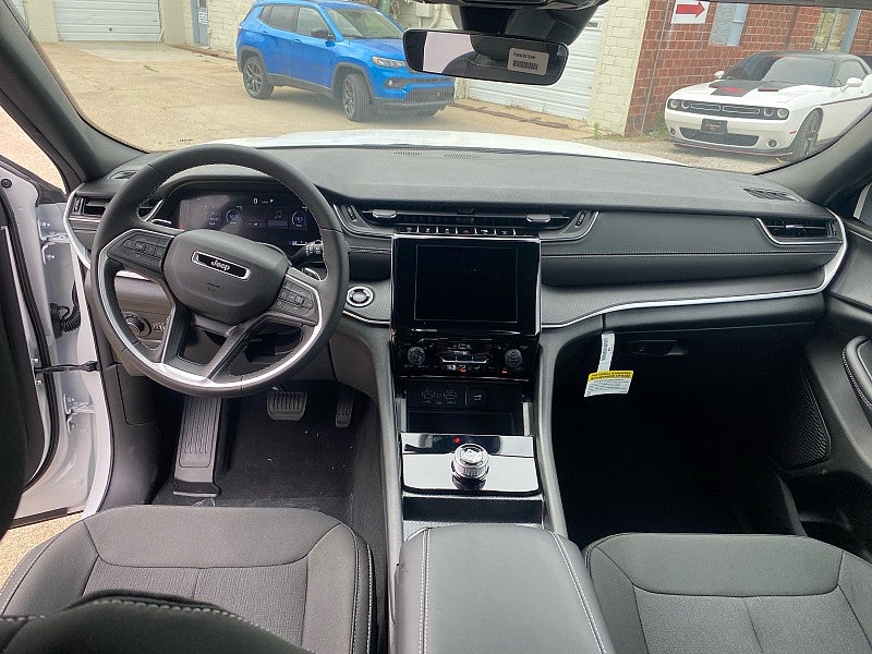 2026 Jeep Grand Cherokee GRAND CHEROKEE LAREDO X 4X4