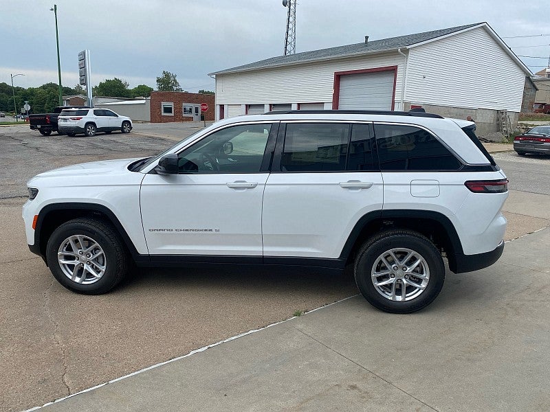 2026 Jeep Grand Cherokee GRAND CHEROKEE LAREDO X 4X4