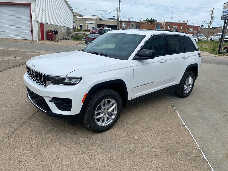 2026 Jeep Grand Cherokee GRAND CHEROKEE LAREDO X 4X4