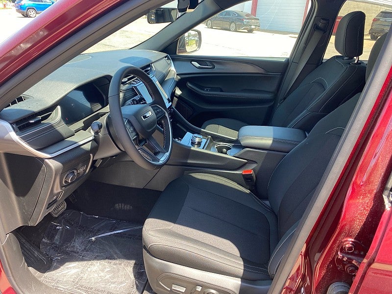 2026 Jeep Grand Cherokee GRAND CHEROKEE LAREDO X 4X4