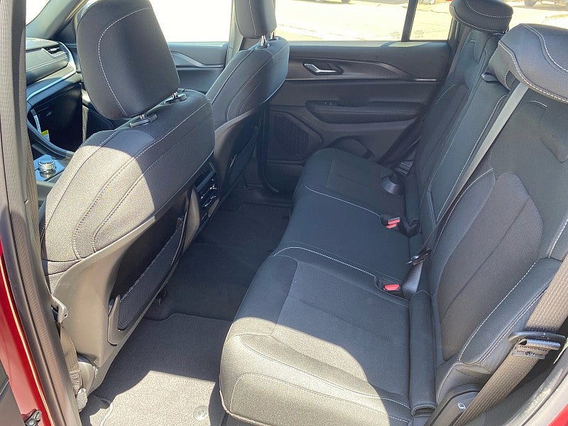 2026 Jeep Grand Cherokee GRAND CHEROKEE LAREDO X 4X4