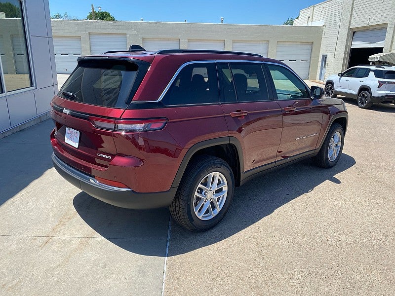 2026 Jeep Grand Cherokee GRAND CHEROKEE LAREDO X 4X4