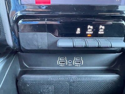 2025 RAM 1500 Big Horn Crew Cab 4x4 5'7' Box