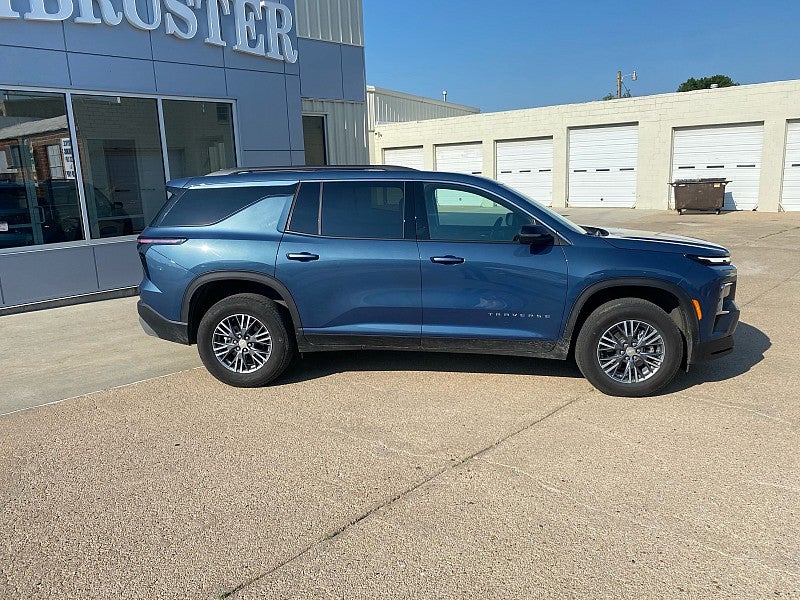 Used 2026 Chevrolet Traverse LT with VIN 1GNEVGKS5TJ176398 for sale in Kansas City