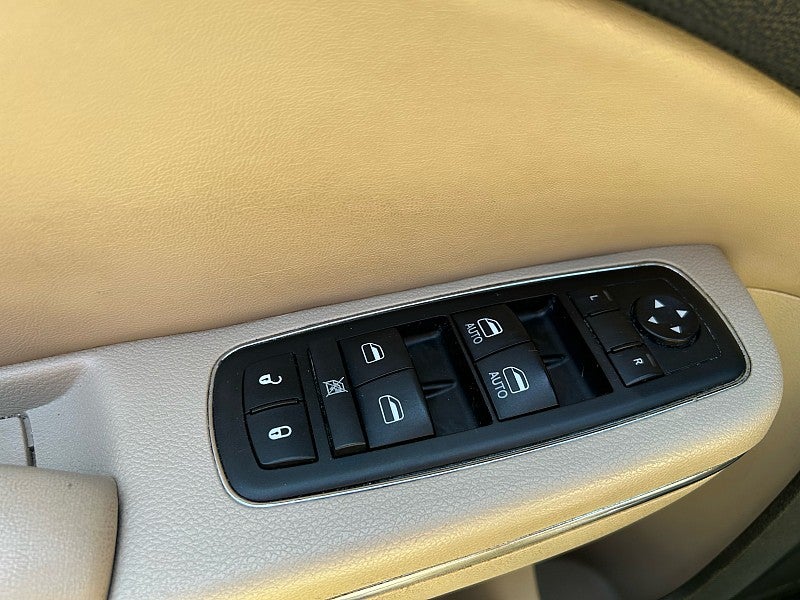 2011 Dodge Charger SE