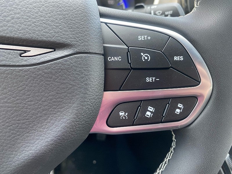 2027 Chrysler Pacifica PACIFICA SELECT AWD