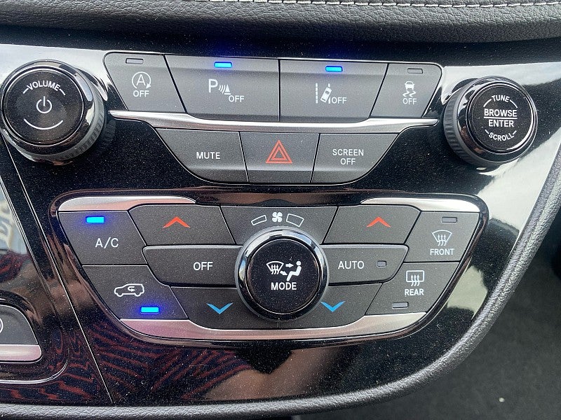 2027 Chrysler Pacifica PACIFICA SELECT AWD