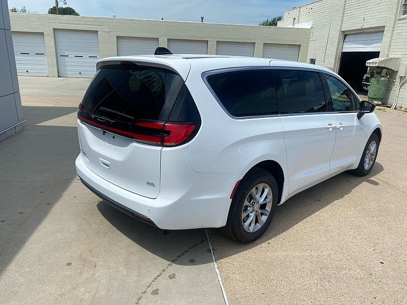 2027 Chrysler Pacifica PACIFICA SELECT AWD