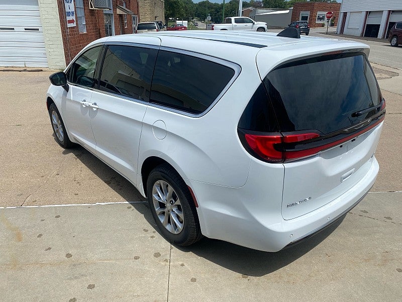 2027 Chrysler Pacifica PACIFICA SELECT AWD
