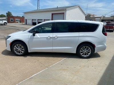 2027 Chrysler Pacifica PACIFICA SELECT AWD