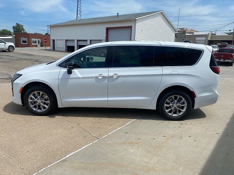 2027 Chrysler Pacifica PACIFICA SELECT AWD