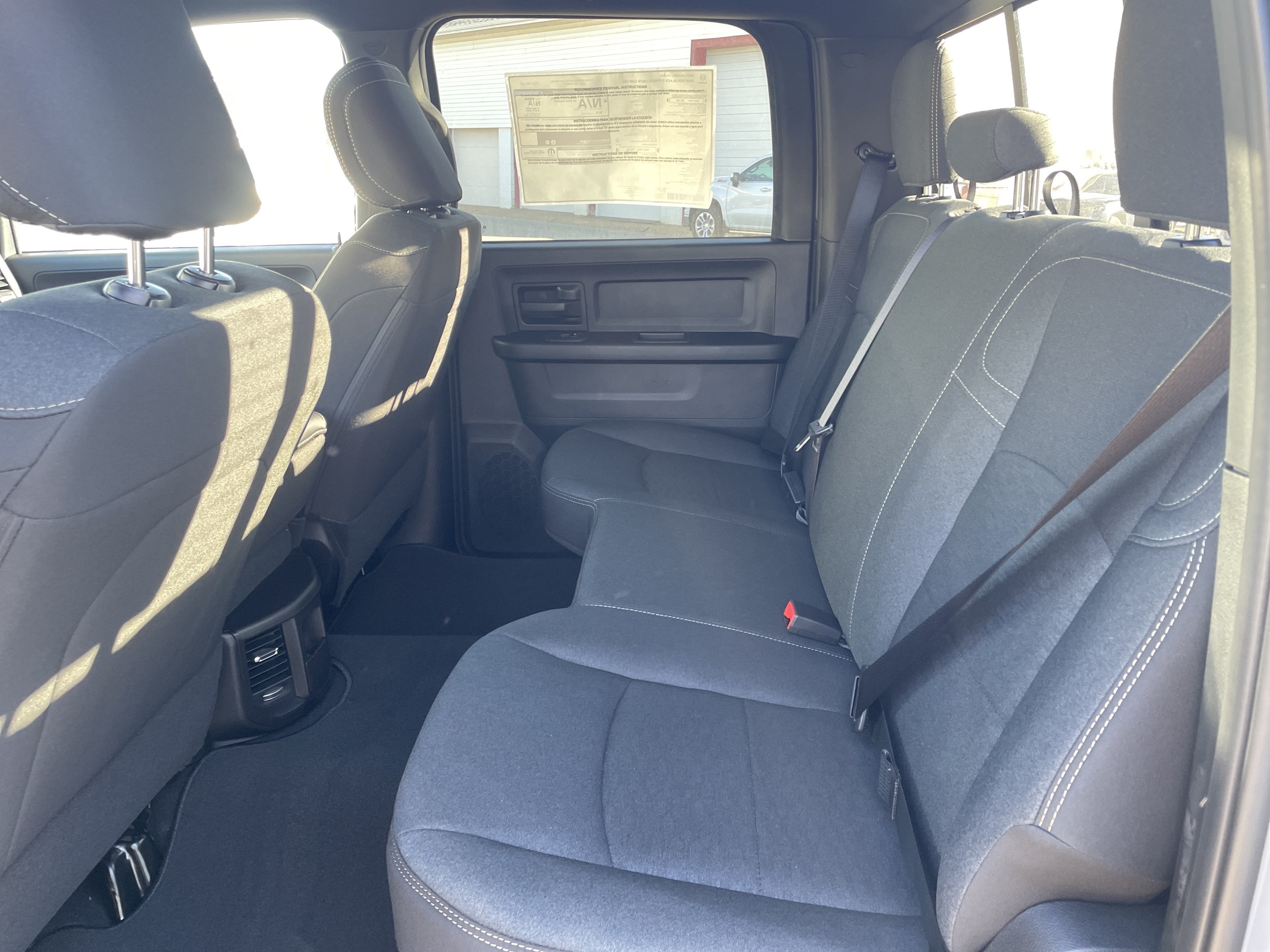 2027 RAM Ram 2500 RAM 2500 BLACK EXPRESS CREW CAB 4X4 6'4' BOX