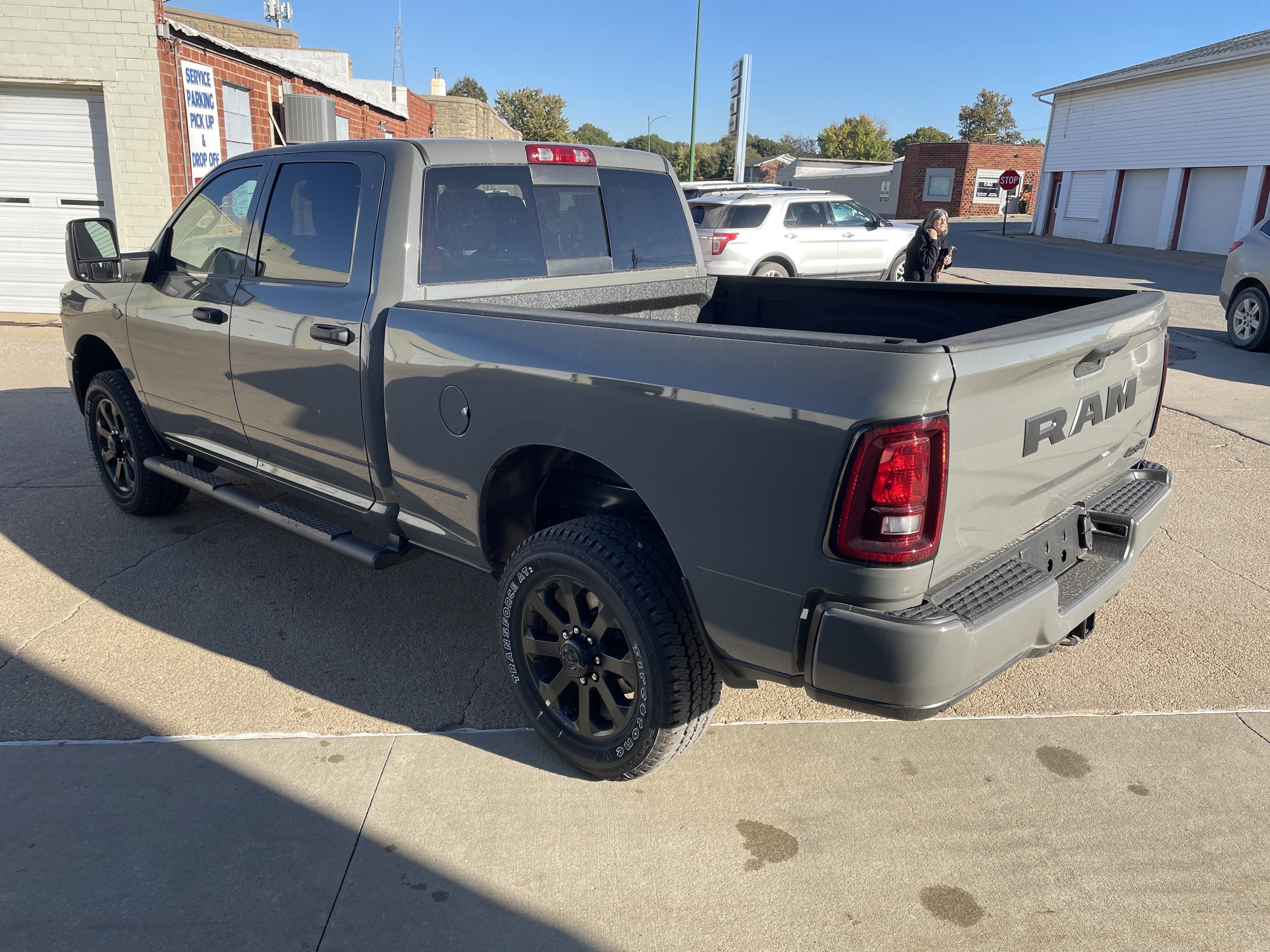 2027 RAM Ram 2500 RAM 2500 BLACK EXPRESS CREW CAB 4X4 6'4' BOX