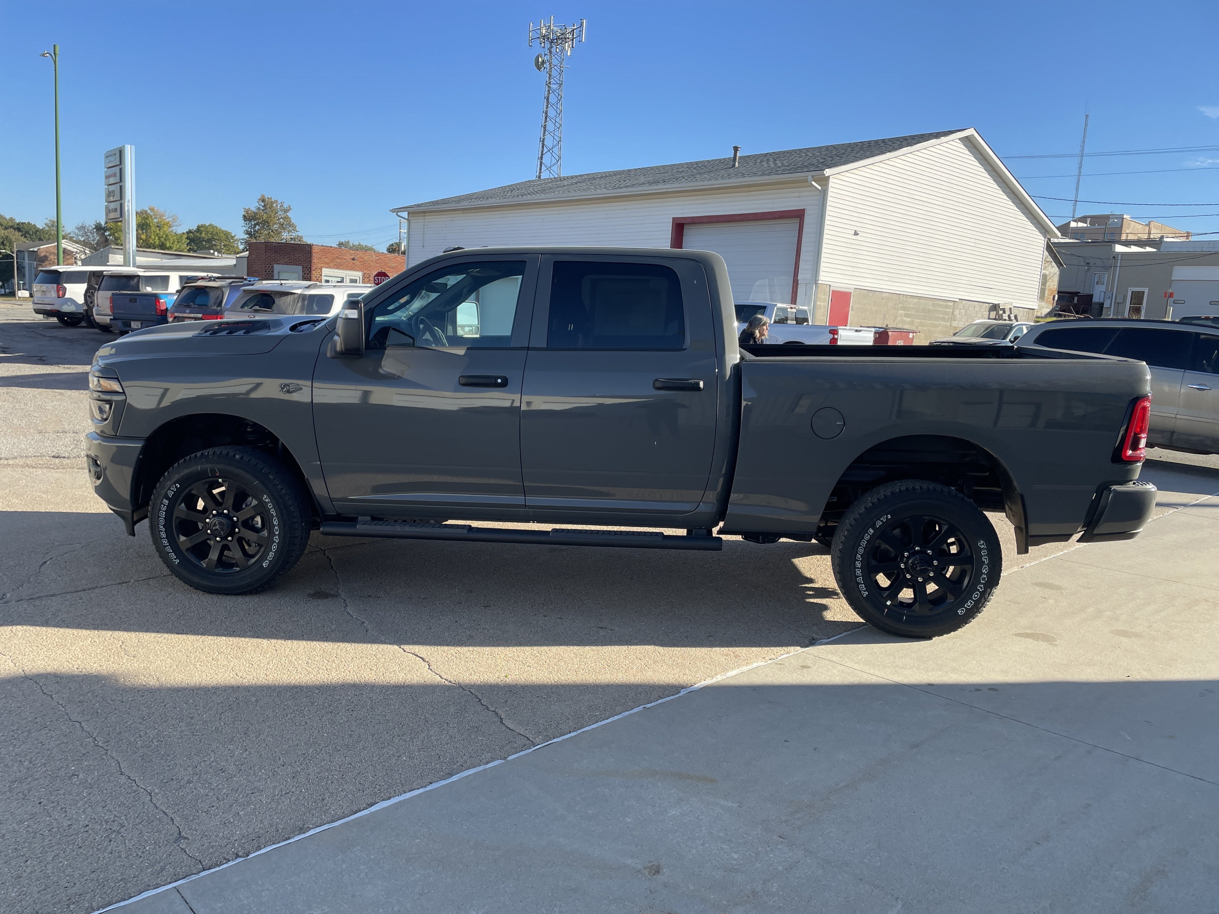 2027 RAM Ram 2500 RAM 2500 BLACK EXPRESS CREW CAB 4X4 6'4' BOX